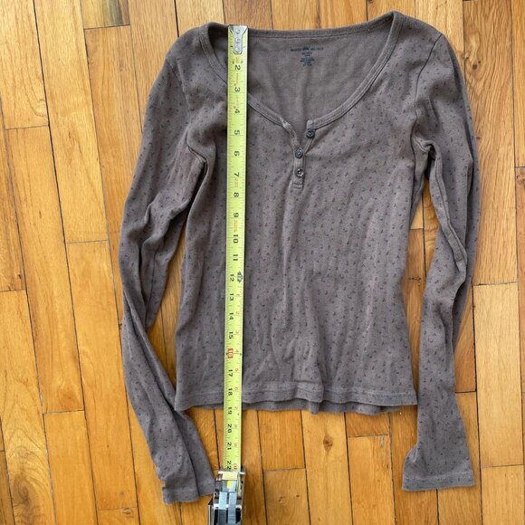 Brandy Melville long sleeve top, brown with small purple and green flowers, - Picture 3 of 5